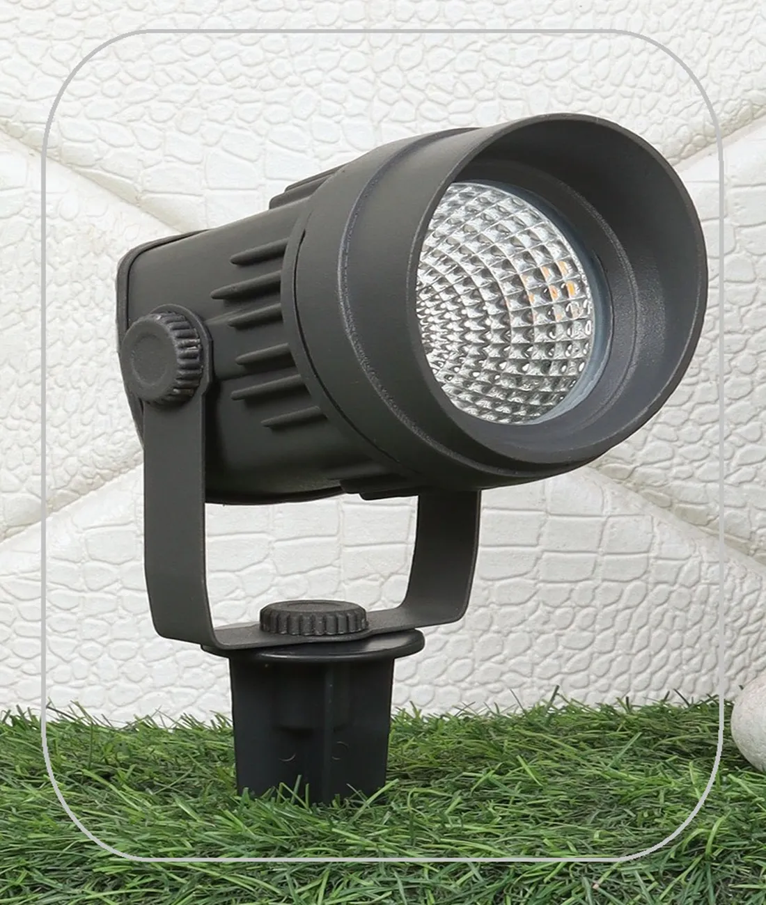 TINGE-  Helios Spike -Garden Light